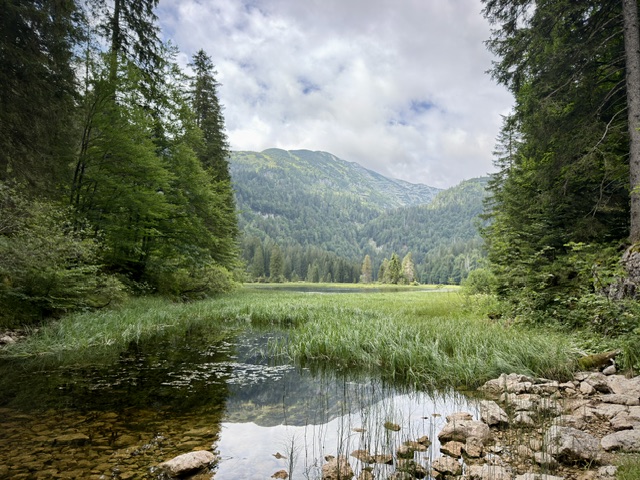 Jezero v horách
